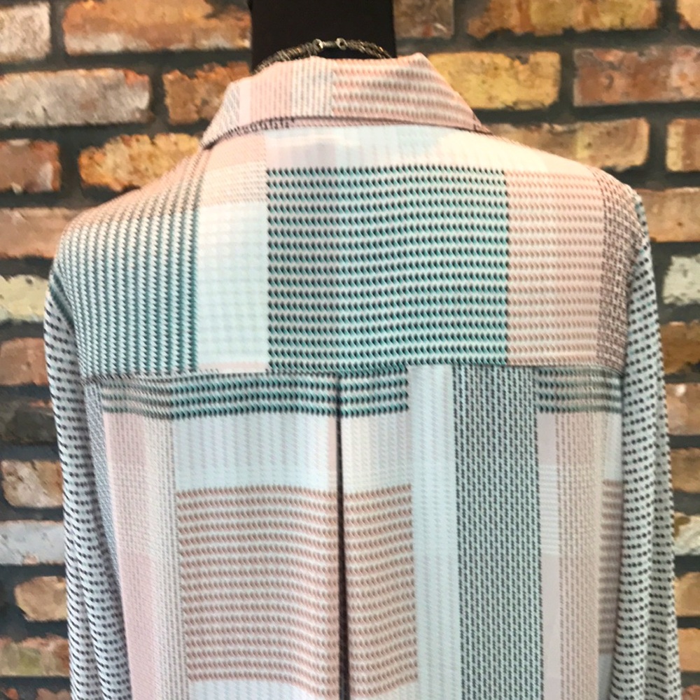 Jones New York - Pink Patterned Dress Button Down Top - Large - Picture 5 of 6
